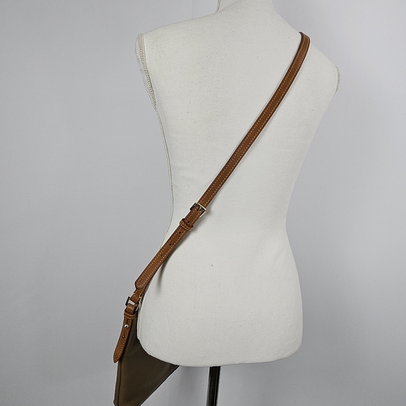 Dooney & Bourke Dillen taupe letter carrier H 8.5" x W 2" x L 8.25" - Picture 14 of 16